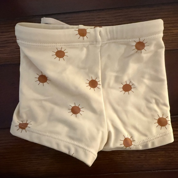 Rylee + Cru Cream Sun Pattern Swim Shorts - Picture 3 of 3
